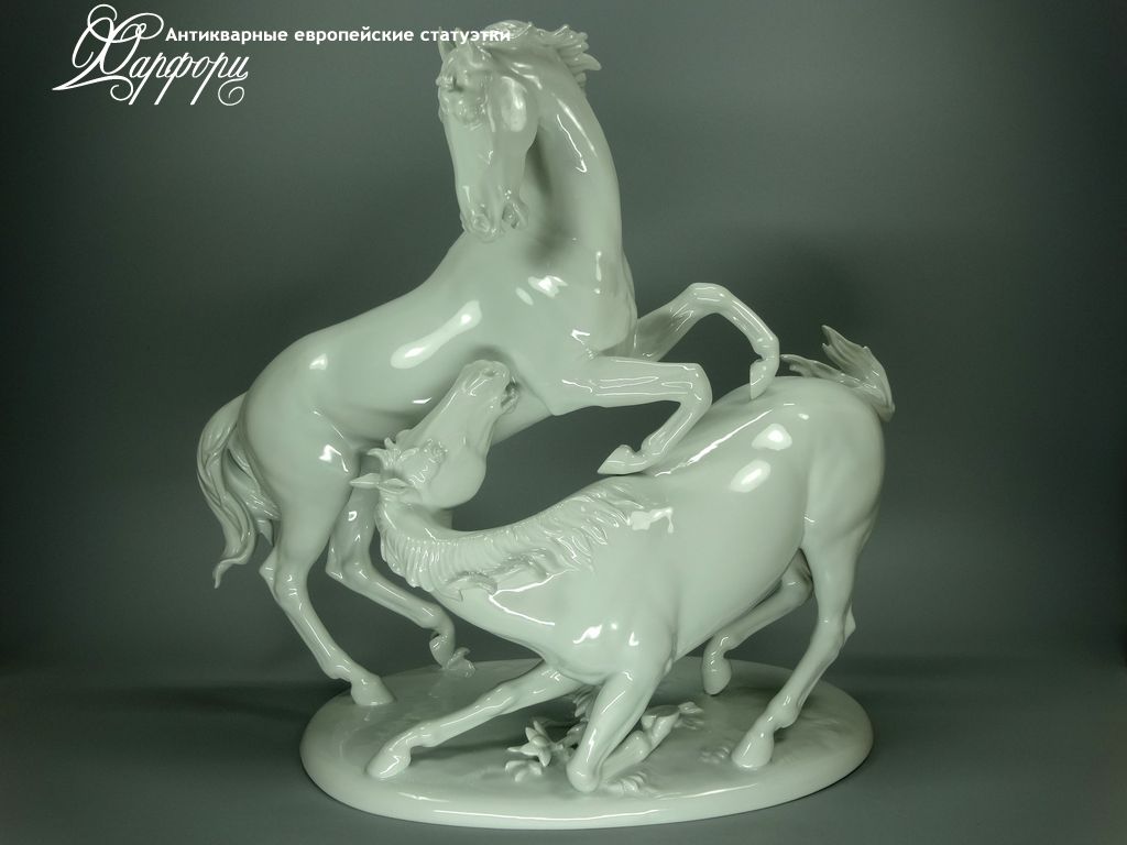 Купить фарфоровую статуэтку Rosenthal Играющие лошади